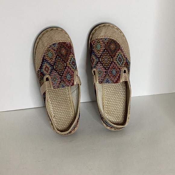 Women's Geometric Pattern Flat Casual Slip On Light Wt Shoe Size 40 (US 9/9.5) - Picture 14 of 14